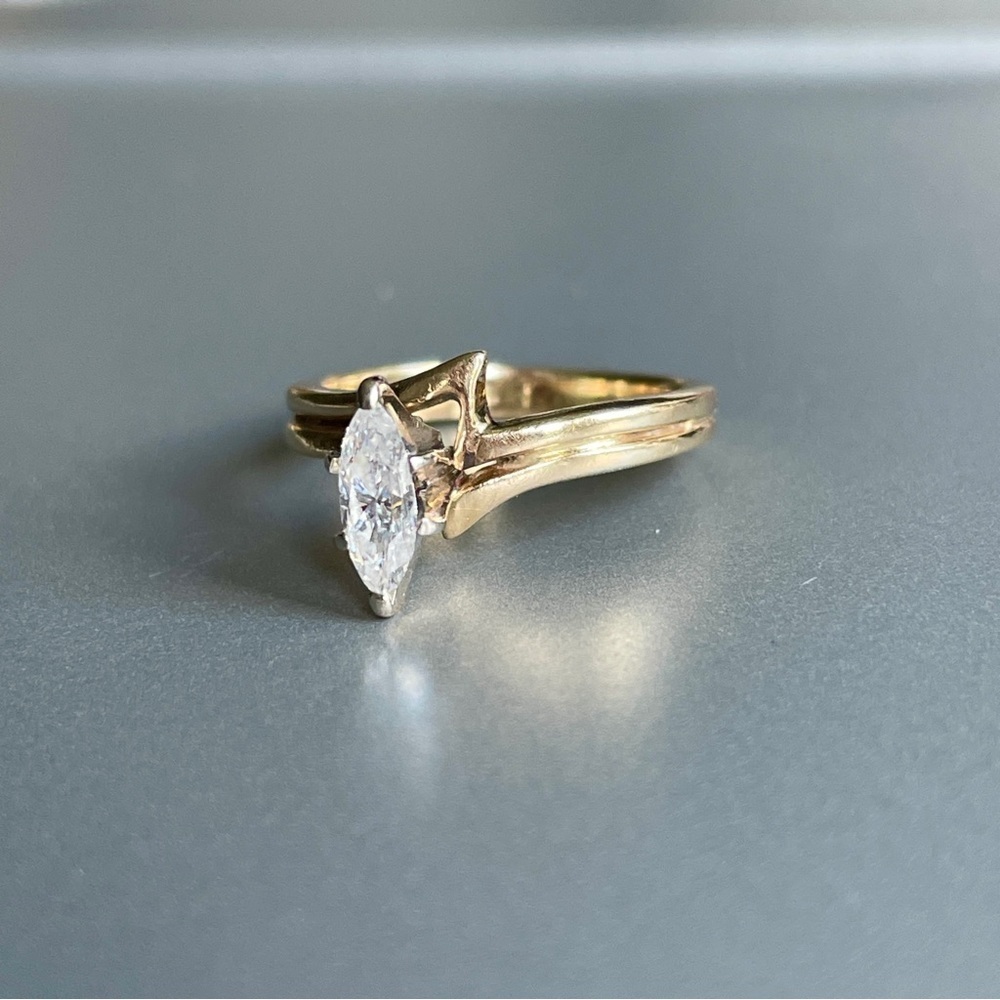 Estate Genuine Diamond Marquise Cut 10k Gold Double Band Ring Circa 1970 - Picture 8 of 13